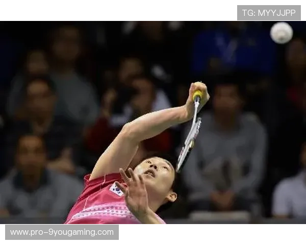 羽毛球后场劈吊太精准：揭秘高手制胜的秘密武器